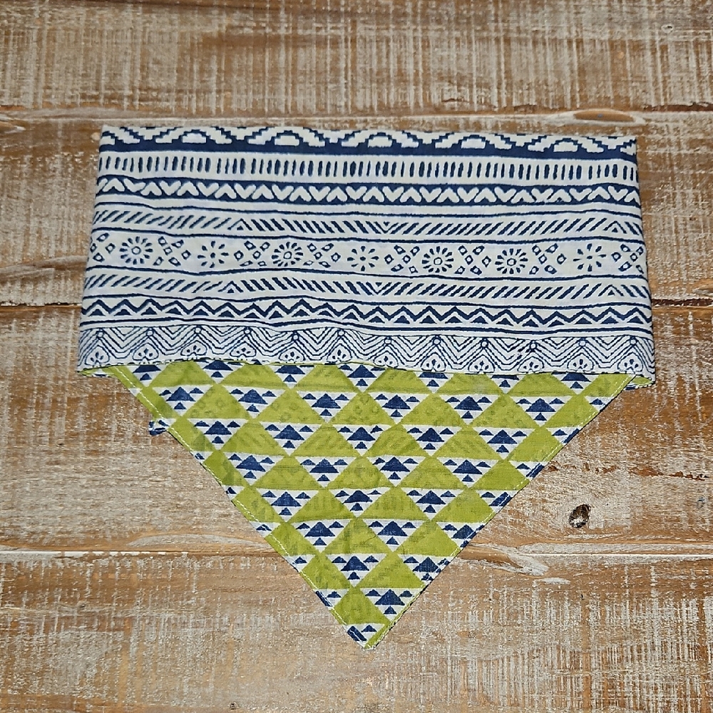 NWOT | Double Sided Blue and Green Patterned Pet Bandana